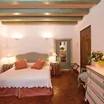 L'enclos Des Lauriers Roses 3*