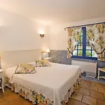 L'enclos Des Lauriers Roses 3*