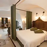 L'enclos Des Lauriers Roses Hotel 3*
