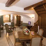 L'enclos Des Lauriers Roses 3* Cabrières