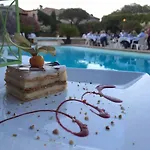 L'enclos Des Lauriers Roses 3*