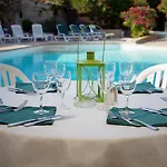 L'enclos Des Lauriers Roses Hotel