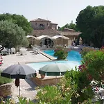 L'enclos Des Lauriers Roses Hotel