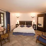 L'enclos Des Lauriers Roses Hotel