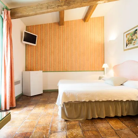 L'enclos Des Lauriers Roses Hotel 3*