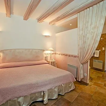 L'enclos Des Lauriers Roses Szálloda Cabrières