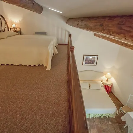 L'enclos Des Lauriers Roses Hotel
