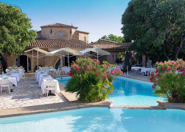 L'enclos Des Lauriers Roses 3*